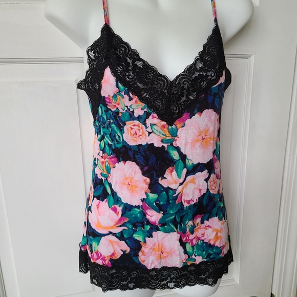 Decree Top - Picture 4 of 5